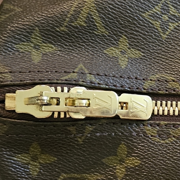 Louis Vuitton Monogram Keepall 55 - Picture 16 of 16